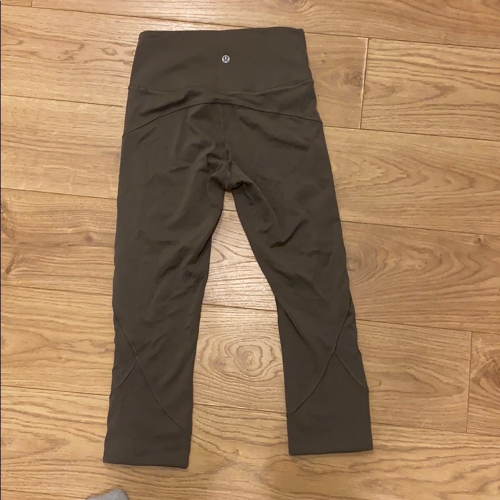 Lululemon size 4 cropped